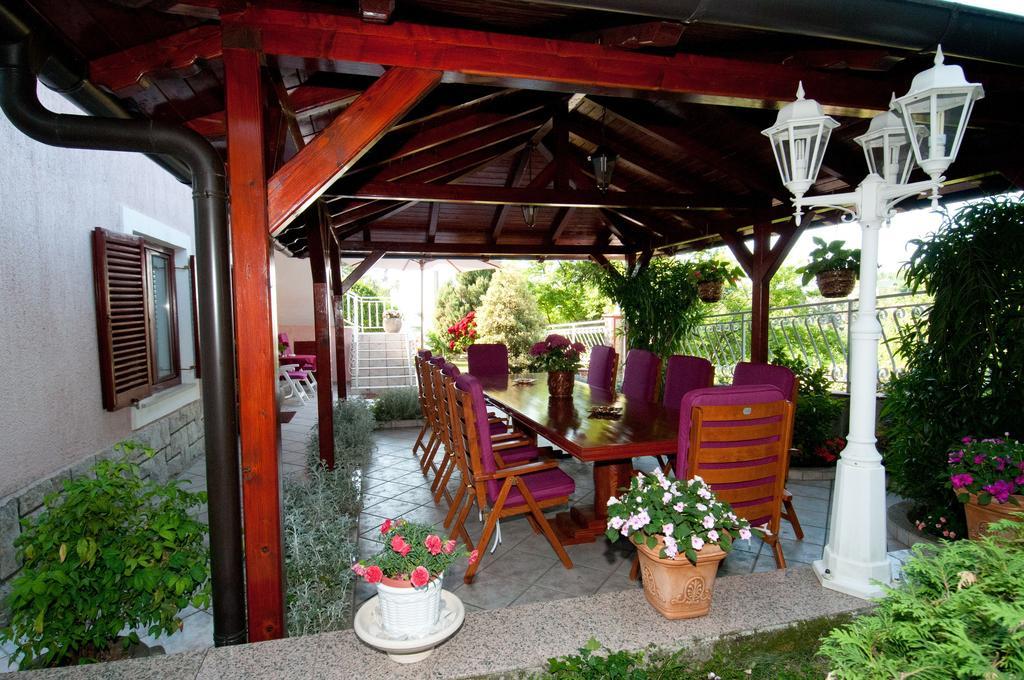 Bed & Breakfast Villa Klara Ičići Buitenkant foto
